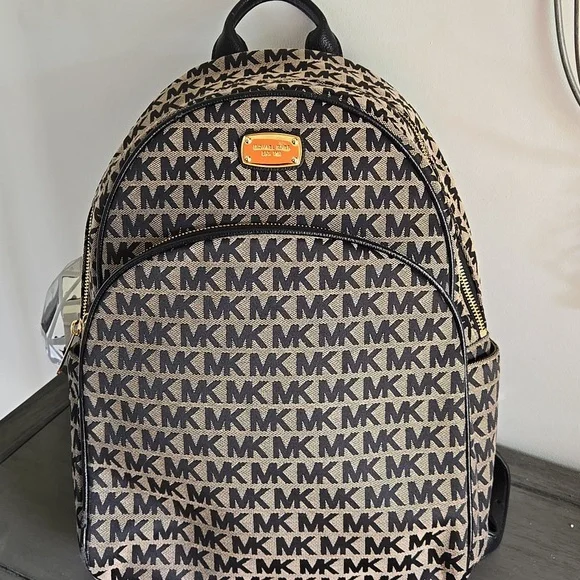 Michael Kors Jacquard Backpack Black/Tan - Picture 3 of 17